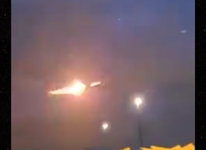 boeing-air-canada-jet-shoots-flames-during-terrifying-takeoff