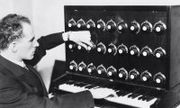 weird-instruments:-a-collection-of-strange-music-makers