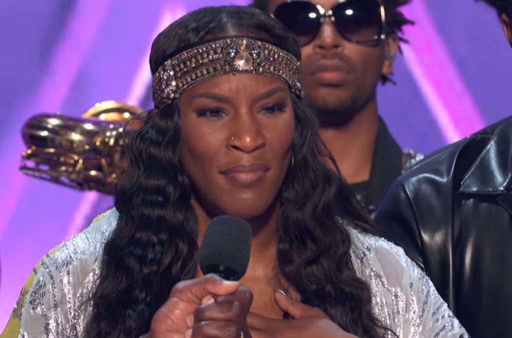 prince’s-protege-liv-warfield-shines-on-‘agt’-with-song-he-wrote-for-her: watch