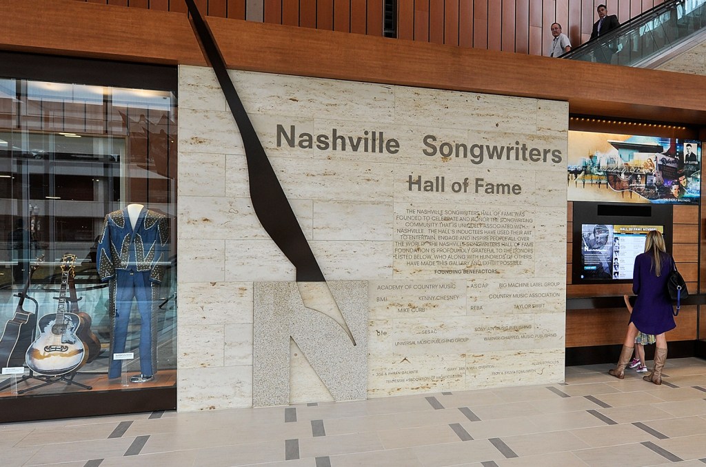 victoria-shaw,-liz-rose-&-more-join-nashville-songwriters-hall-of-fame-inductees-class-of 2024