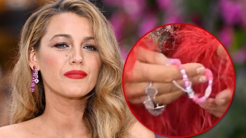 blake-lively-labeled-‘mean-girl’-for-refusing-to-wear-fan-gift