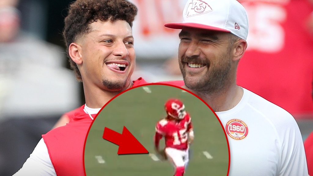 travis-kelce-catches-wild,-behind-the-back-pass-from-patrick-mahomes