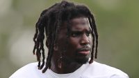 tyreek-hill’s-mom-accused-of-slapping-woman,-breaking-necklace-in-altercation