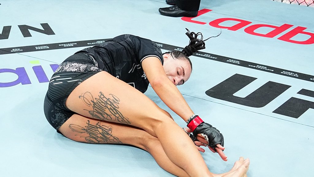 ufc’s-casey-o’neill-busts-out-raygun-breakdance-to-celebrate-victory