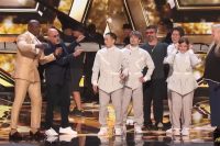 simon-cowell-hijacks-howie’s-golden-buzzer-for-airfootworks-on-‘agt’:-watch