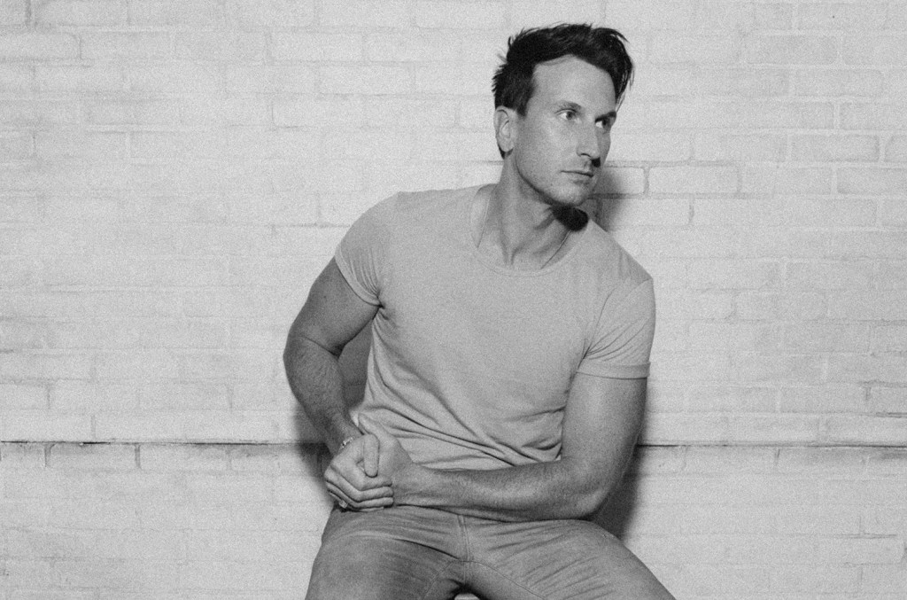 russell-dickerson-on-digging-deeper-into-the-‘bones’-of-his-love-song-history:-‘i’m-betting-everything-on-this song’