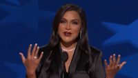 mindy-kaling-shouts-out-ben-affleck-divorce-during-dnc-speech