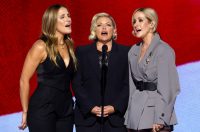 the-chicks-bring-intricate-harmonies-to-the-national-anthem-at-2024 dnc