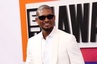 usher-finally-kicks-off-past-present-future-tour-after-suffering-neck injury