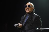 5-best-moments-of-the-2024-democratic-national-convention:-stevie-wonder,-country-music-& more