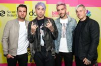 all-time-low’s-alex-gaskarth-reveals-the-secret-to-band’s-longtime-success,-celebrates-‘the-forever-sessions-vol. 1’