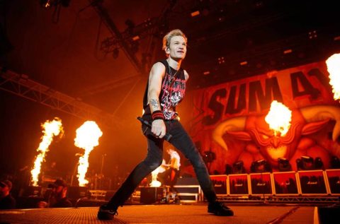 fans-speculate:-could-sum-41’s-deryck-whibley-be-linkin-park’s-new frontman?