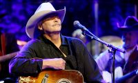 alan-jackson-receives-poet’s-award-at-acm-honors