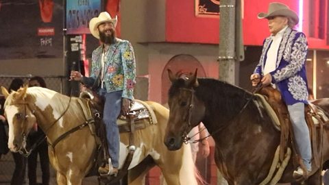 post-malone-on-horseback-with-dwight-yoakam-for-a-list-packed-music-vid