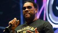 fatman-scoop-gets-cpr-after-collapsing-onstage-according-to-eyewitnesses