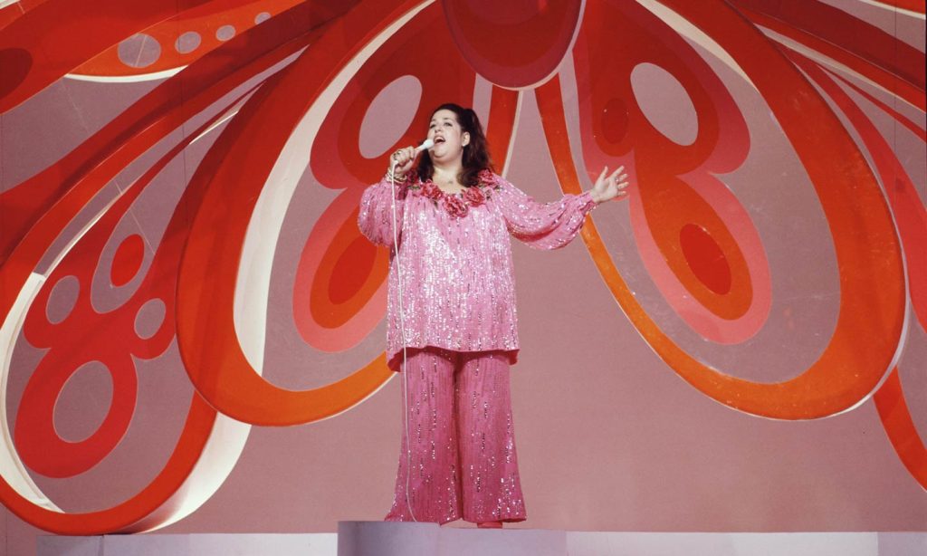 cass-elliot’s-iconic-‘make-your-own-kind-of-music’