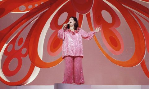 cass-elliot’s-iconic-‘make-your-own-kind-of-music’