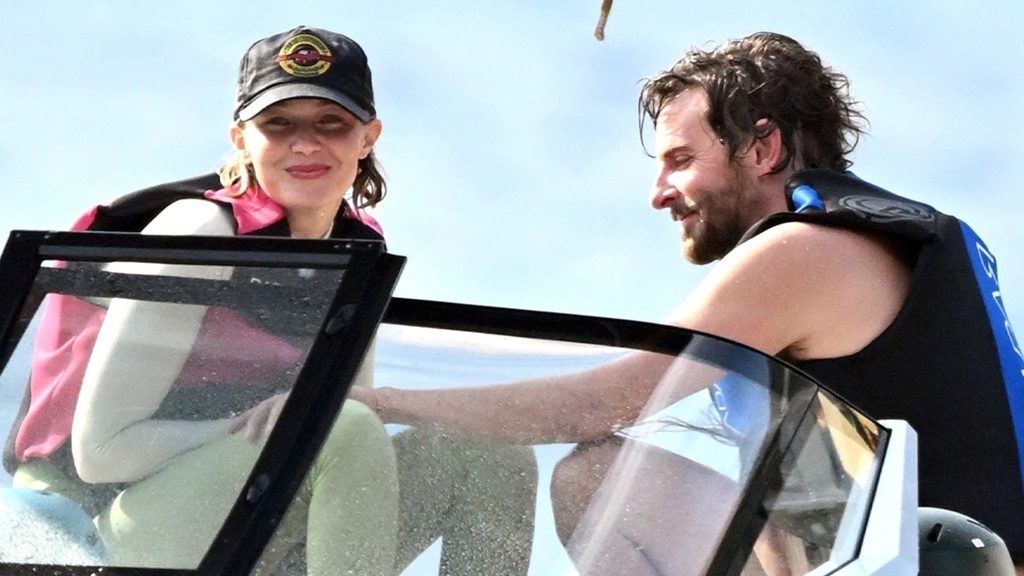 gigi-hadid-and-bradley-cooper-vacation-with-family-on-yacht-off-italian-coast