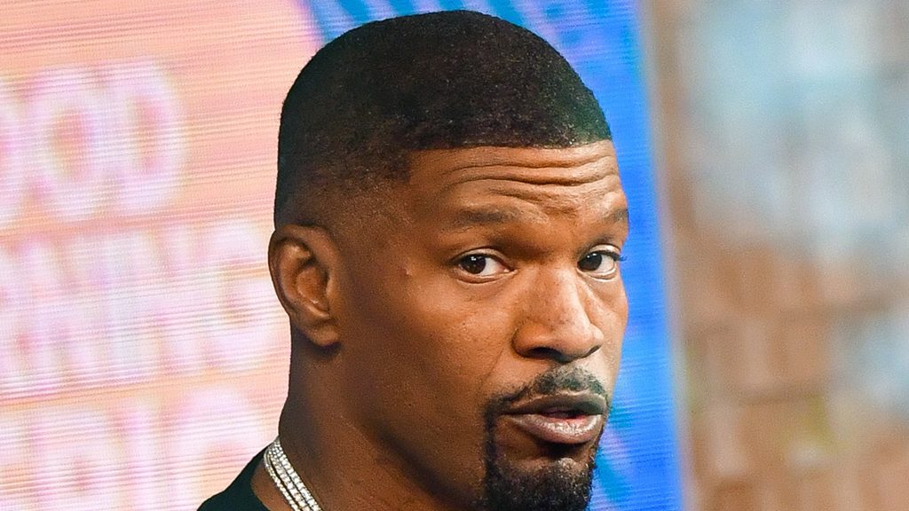 jamie-foxx-will-address-health-scare-in-upcoming-one-man-show