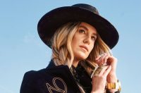 lainey-wilson-nabs-first-top-10-on-billboard’s-album-sales-chart-with-‘whirlwind’