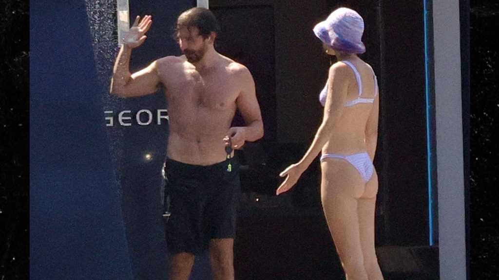 bradley-cooper-and-gigi-hadid-showing-lots-of-skin-on-yacht-in-italy