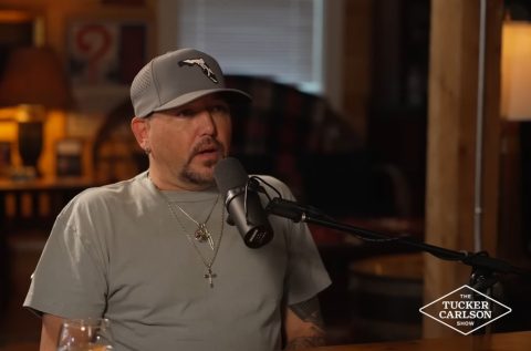 jason-aldean-defends-wife-brittany-aldean,-calls-gender-affirming-care-for-transgender-youth-‘weird’