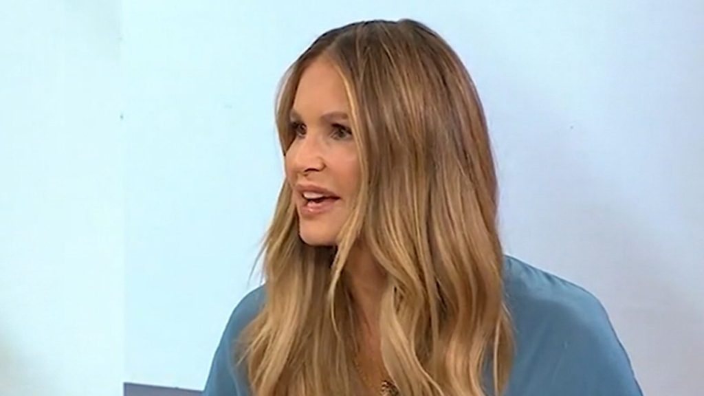 elle-macpherson-slams-criticism-over-holistic-cancer-treatment-approach