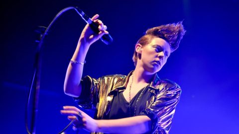 why-la-roux’s-2009-‘bulletproof’-is-appearing-on-the-hot-dance/electronic-songs chart