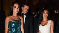 orlando-bloom-appears-to-check-out-kim-kardashian’s-famous-backside