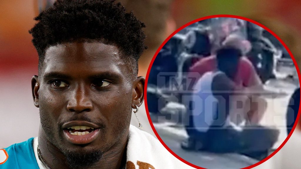 tyreek-hill-driving-~60-mph-in-40-mph-zone,-cops-say