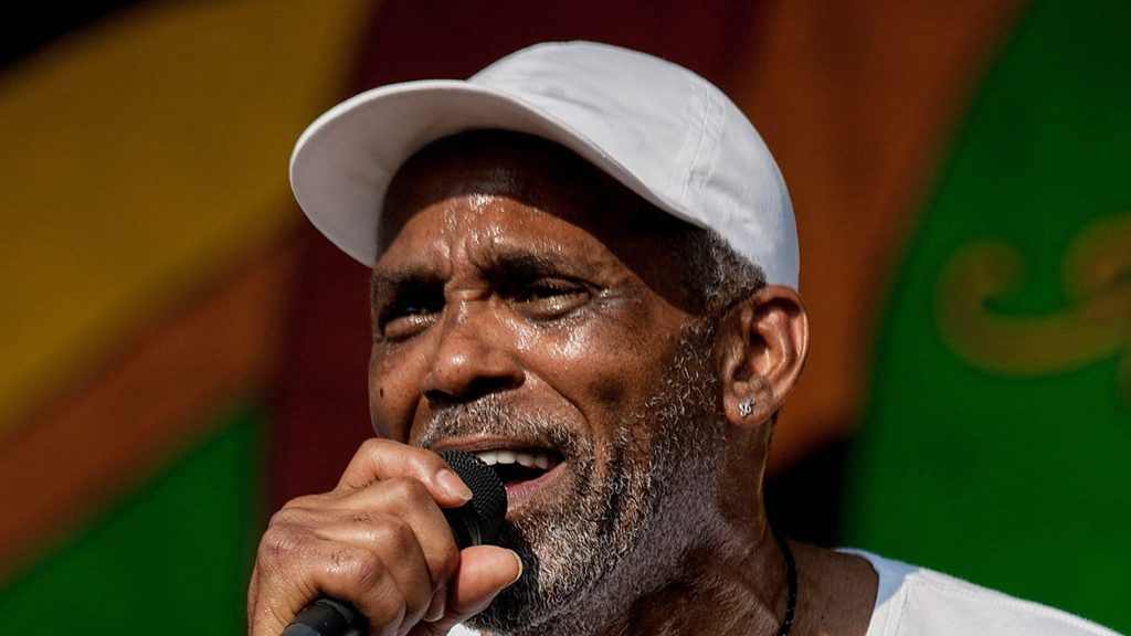 frankie-beverly,-iconic-soul-and-r&b-singer,-dead-at-77