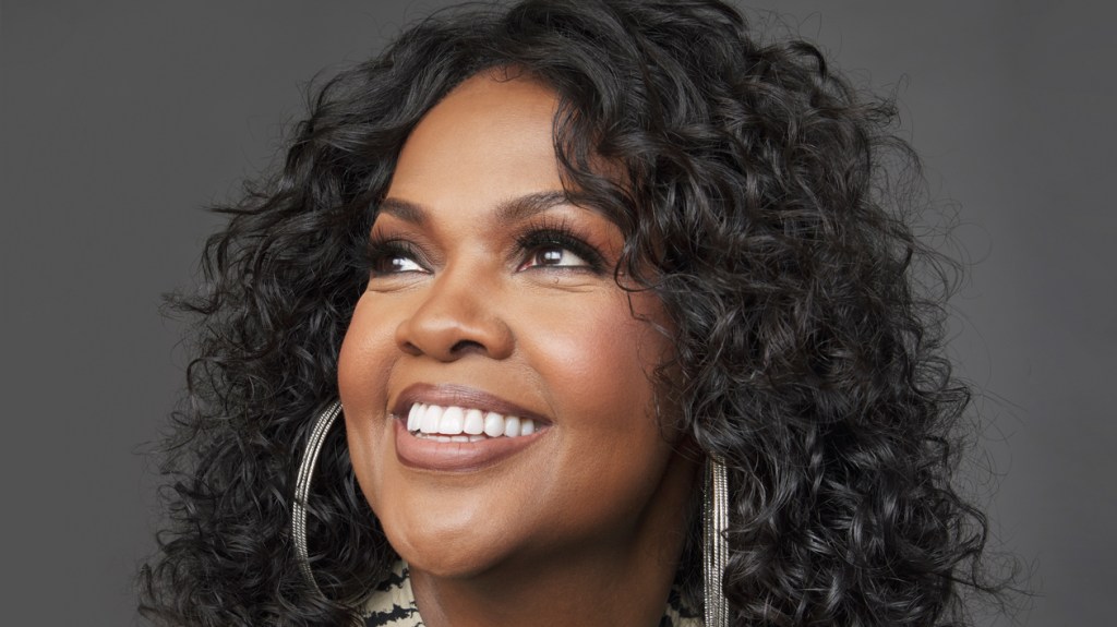 cece-winans-earns-her-fifth-gospel-airplay-chart-no.-1-with-‘that’s-my king’