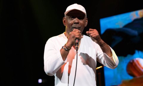 iconic-singer-frankie-beverly-dies-at-age-77