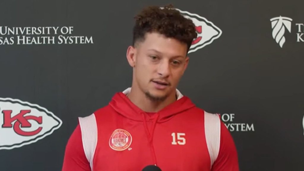 patrick-mahomes-won’t-endorse-candidate-after-donald-trump-shout-out