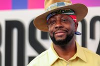 wyclef-jean-supports-fellow-haitians-following-trump’s-false-pet-eating-claim:-‘good-neighbors-and-good people’