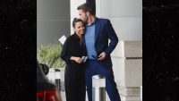 ben-affleck-embraces-matt-damon’s-wife-after-matt’s-heart-to-heart-with-j-lo