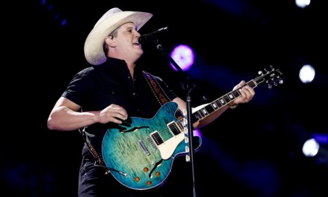 jon-pardi-announces-five-live-christmas-shows