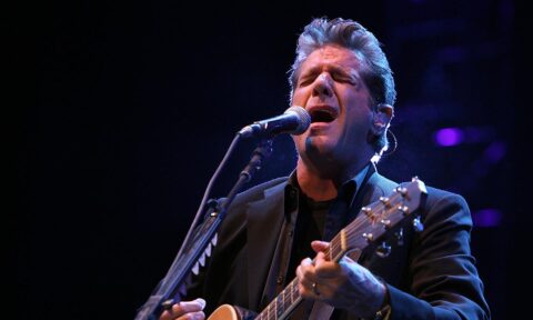 remembering-an-elegant-eagle:-the-style-of-glenn-frey