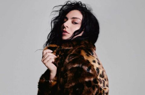 ‘obnoxious,-arrogant,-and-bold’:-charli-xcx-shares-the-vision-behind-‘brat’